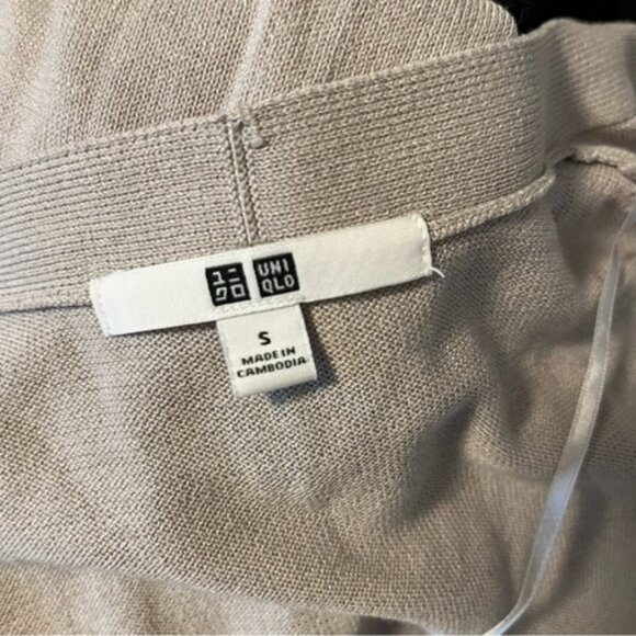 UNIQLO Lightweight Solid Tan Long Shrug Cardigan With Pockets Size Small - Picture 2 of 9